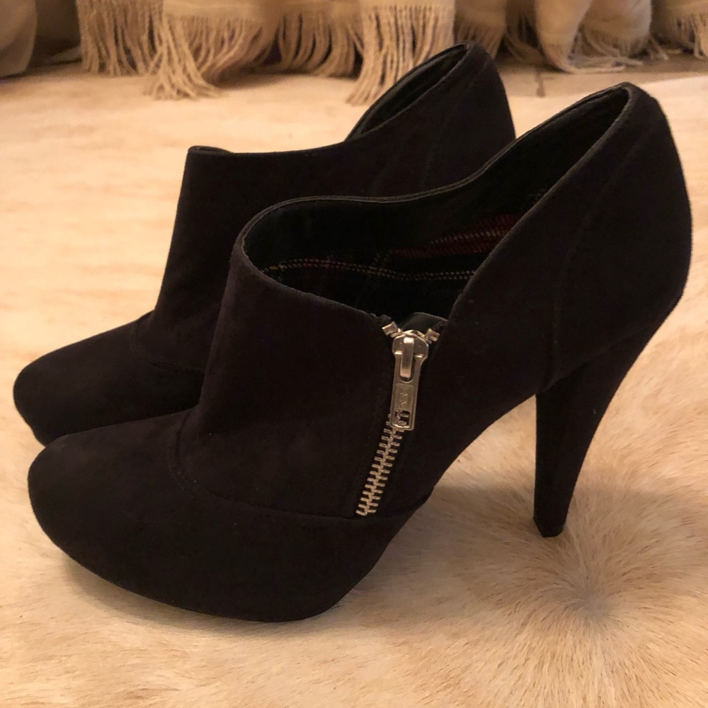 Fergalicious by Fergie booties